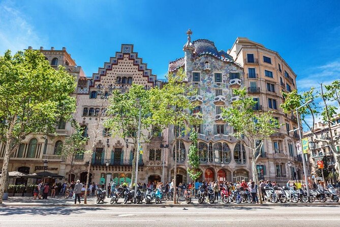 Night Tapas Walking Tour in Barcelona Modernist Area with Small Group and Dinner - Stop four: Spanish dinner and dessert in the Eixample