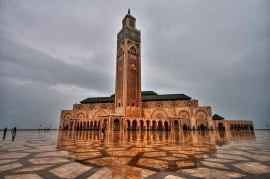 Night Tour of Casablanca with Street Food Tasting - Ain Diab and Anfa: the coastal side of the city