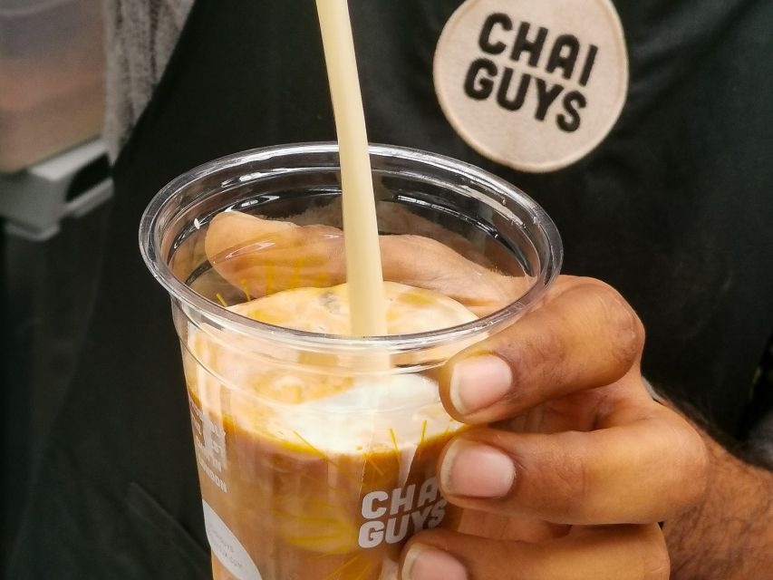 No Diet Club - Best food Tour in East London - The walk between markets