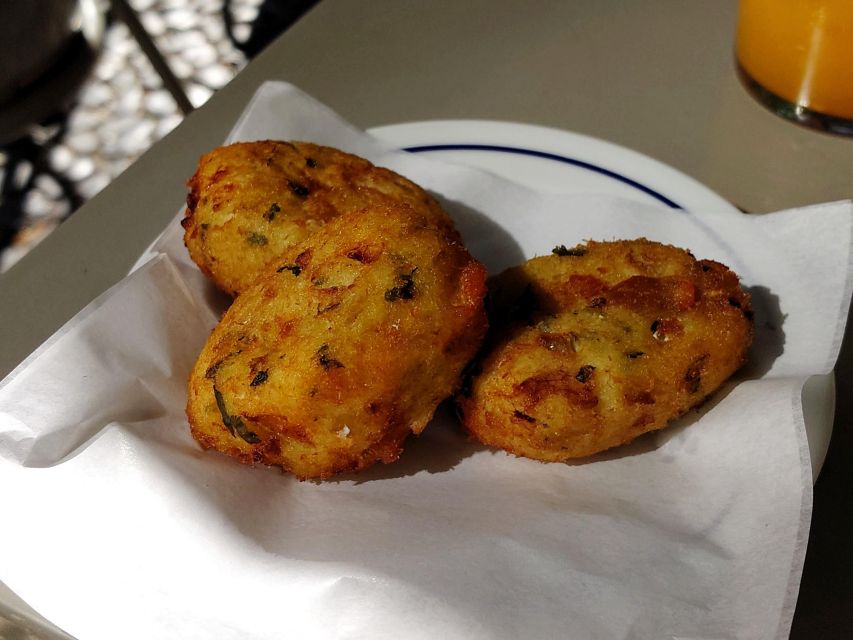 No Diet Club - Unique food tour in Lisbon with many Tastings - The prego and the pleasure of a proper meal