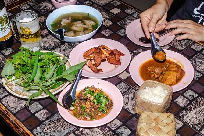 Northern Flavours Chiang Mai Food Tour with 15+ Tastings - The middle of the tour: pace yourself