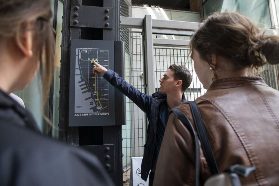 NYC: Chelsea Market, Meatpacking, High Line Food Tour - A small group makes the commentary easier to enjoy