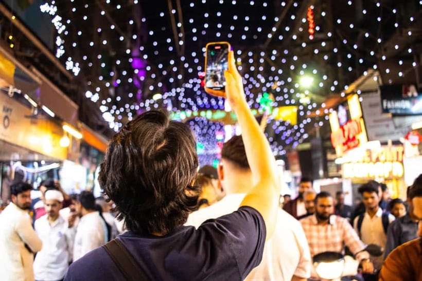 Old Delhi Food Tour: A Night Time Feast - Ballimaran, fried chicken, and Old Delhi pacing