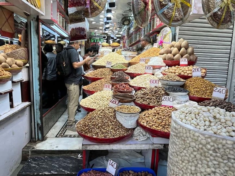 Old Delhi: Guided Street Food Tour w/ Private Transportation - Why this food tour works in Old Delhi
