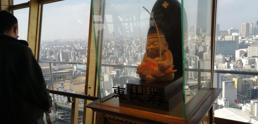Osaka: Five Must-See Highlights Walking Tour & Ramen Lunch - Kuromon Market: Osaka’s food culture in motion