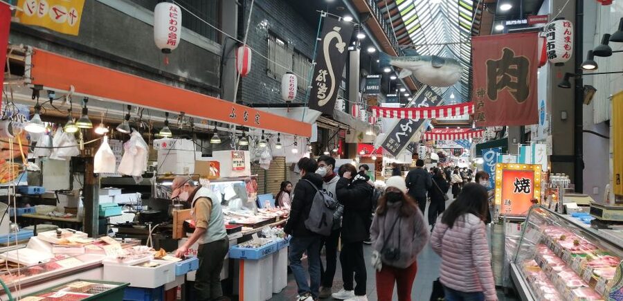 Osaka: Five Must-See Highlights Walking Tour & Ramen Lunch - Dotonbori and the famous Running Man