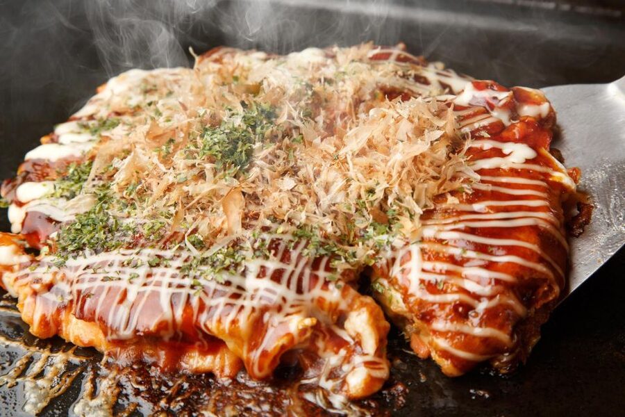 Osaka: Local Foodie Tour in Dotonbori and Shinsekai - The 1.2-meter alley that recalls old Osaka