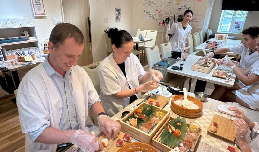 Osaka: Sushi Making in Spacious Studio (SAME-DAY OK!) - Certificate, souvenir, and photographs