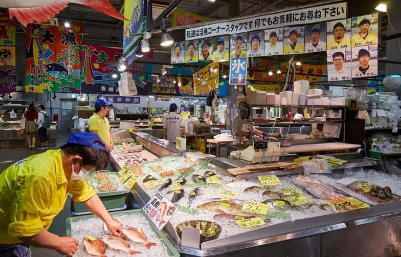 Osaka: Wakayama Cat Train, Seafood market, Hot Springs Tour - Toretore Onsen and the Shirahama tradition