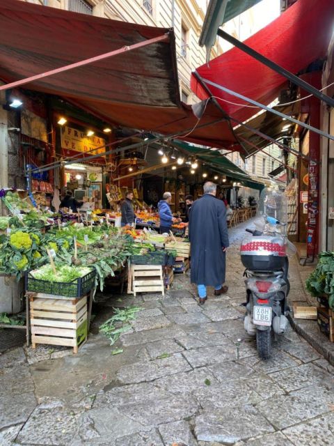 Palermo: Street Food Walking Tour with Local Guide & Tasting - The central sights between food stops