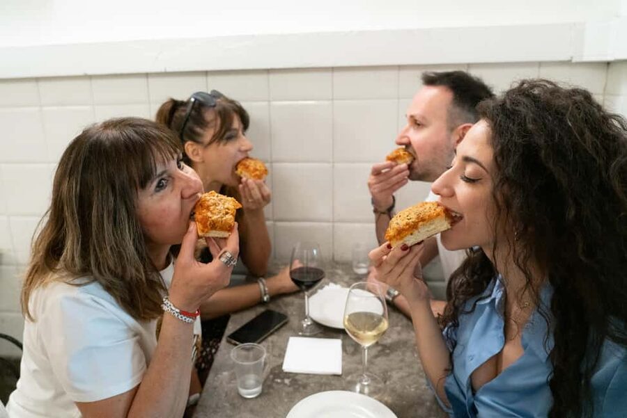 Palermo: Traditional Full Meal Food Tour with a Local - Fontana Pretoria and the sweet finish