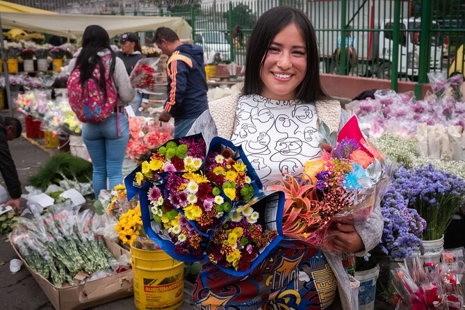 PALOQUEMAO MARKET FOOD TOUR. EXOTIC FRUIT. LOCAL SNACKS. /Min 2 pax - Is $69 a Fair Price?