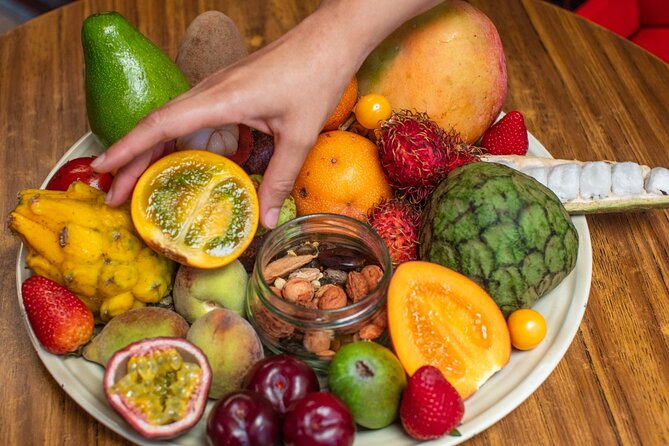 PALOQUEMAO MARKET FOOD TOUR. EXOTIC FRUIT. LOCAL SNACKS. /Min 2 pax - The Flower Section Adds More Than a Pretty Detour