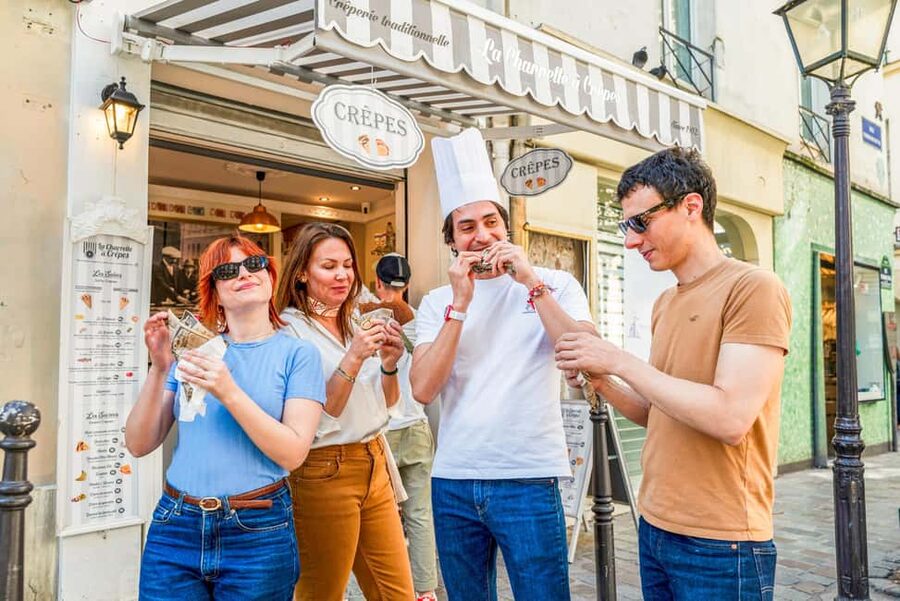 Paris: Champagne and Oysters Food Tour - Onion soup and boeuf bourguignon at the bistro