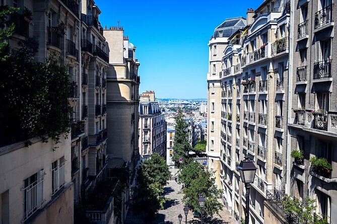Paris Chocolate, Macaron & Pastry Food Tour: 10 Gourmet Tastings - Montmartre: pastries with a hill walk
