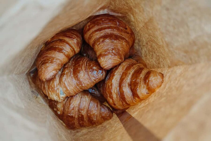 Paris Culinary Tour: 11 Tastings & 2 Wines in Le Marais - Chocolate and Macarons at Jean-Paul Hevin