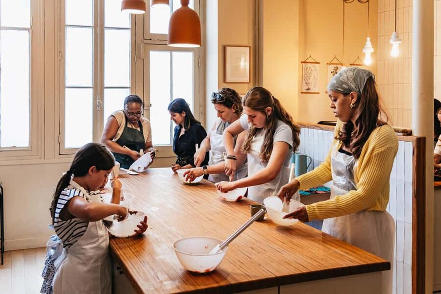 Paris: French Macaron Culinary Class with a Chef - Why the small group matters