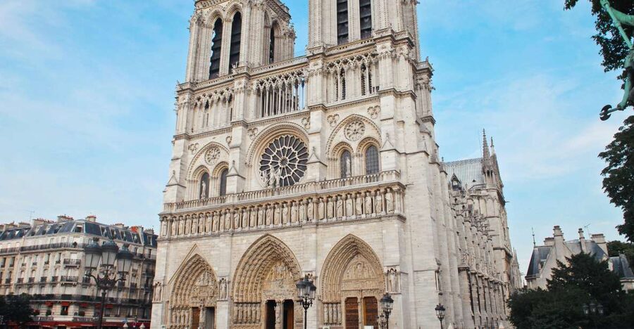 Paris: Latin Quarter Traditional Food Tour with Full Meal - Arriving near Notre Dame
