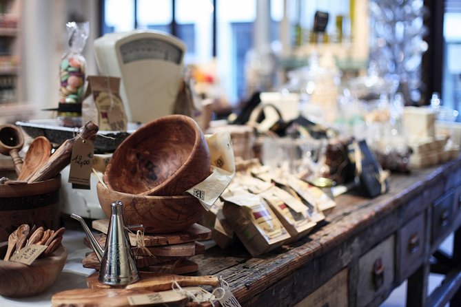 Paris Le Marais District Original Food and Wine Tasting Tour - The guides are a major part of the experience