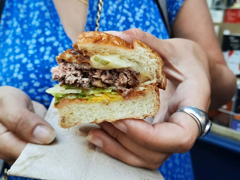 Paris: Le Marais Guided Food Tour with Tastings - Savory stops first, sweet stops later