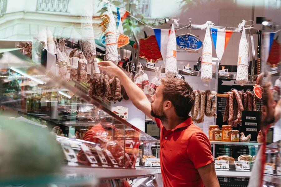 Paris: Montmartre Food and Wine Guided Tour - Savory galettes and the sweet finish