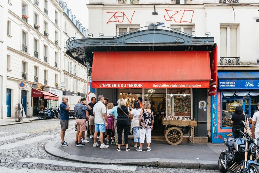 Paris: Montmartre Food and Wine Guided Tour - The guide can shape the whole experience