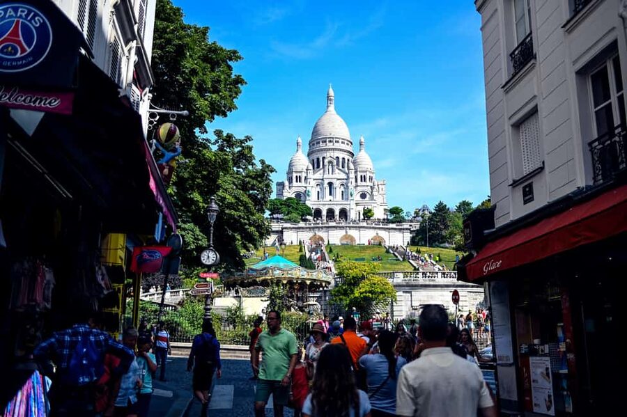 Paris: Montmartre Food Tour with 10 Local Tastings & Wines - Starting near Anvers or Abbesses