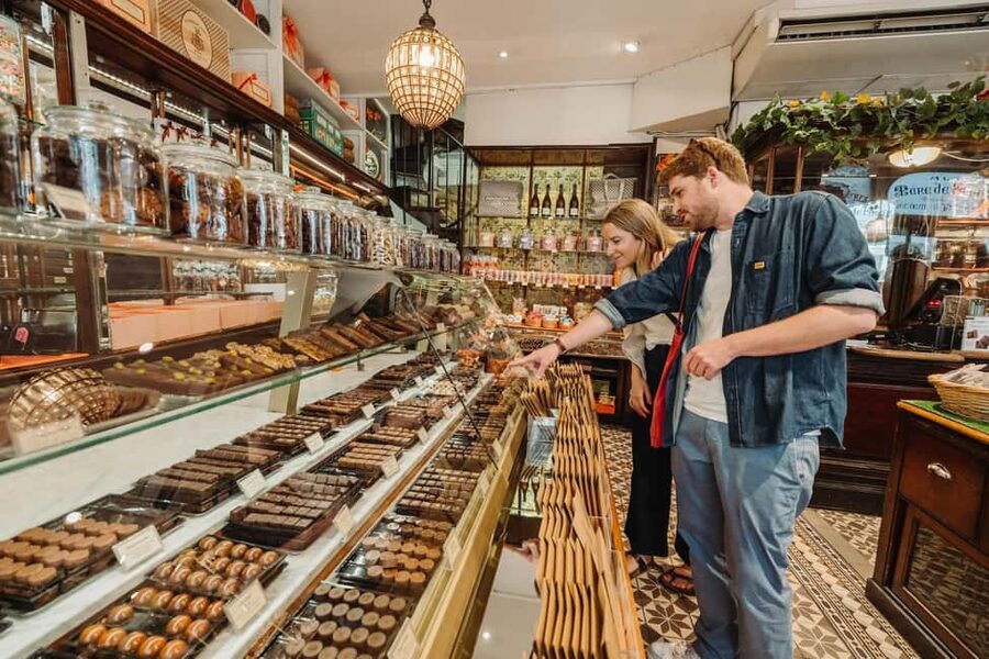 Paris: Pastries and Chocolate Walking Food Tour - The covered passages of Paris