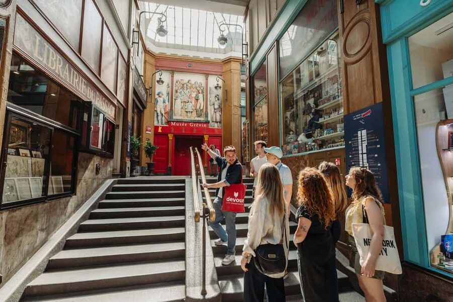 Paris: Pastries and Chocolate Walking Food Tour - Jeffrey Cagnes and the final macaron