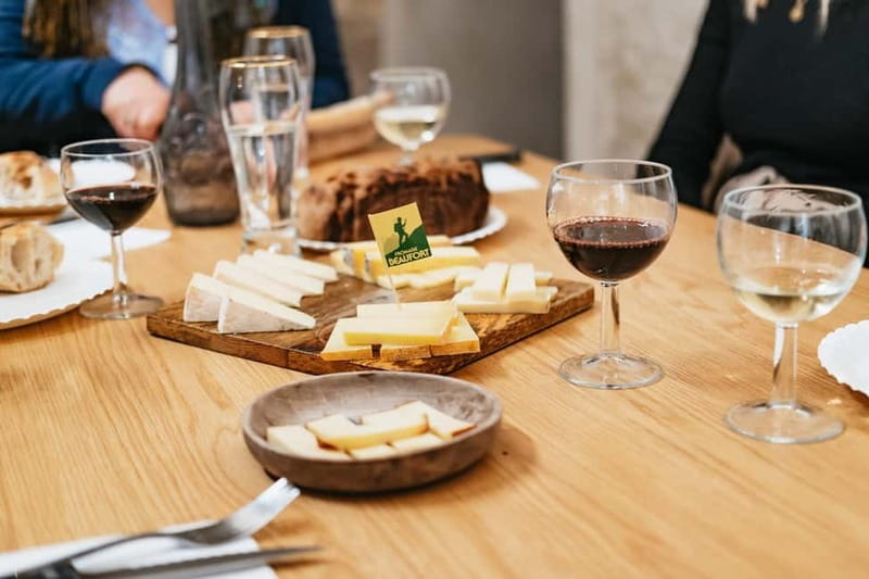 Paris: Saint Germain des Prés Guided Foodie Walking Tour - Why the six-person group matters