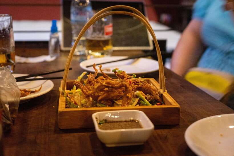 Phnom Penh: Evening Food Tour with Drinks & Tuk Tuk Included - Tuk tuk travel, timing, and group size