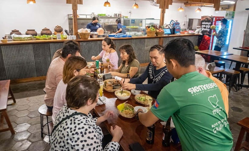 Phnom Penh: Evening Food Tour with Drinks & Tuk Tuk Included - Why this food tour works so well at night
