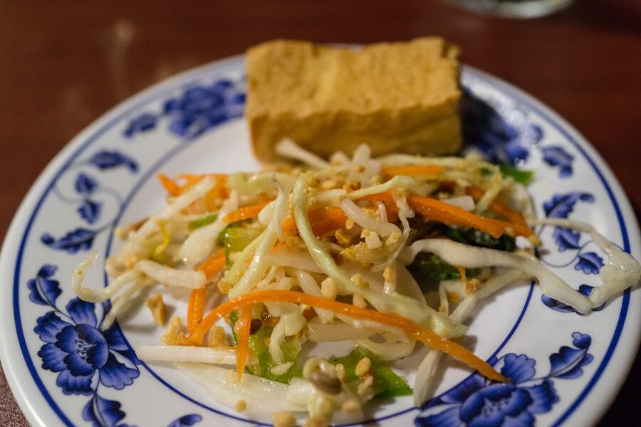 Phnom Penh: Evening Food Tour with Drinks & Tuk Tuk Included - The final backstreet bar and a cold drink