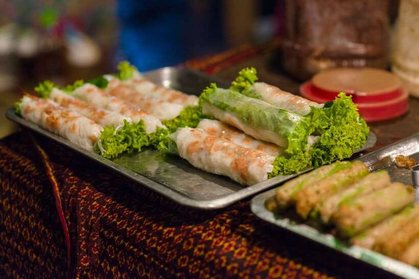 Phnom Penh: Evening Food Tour with Drinks & Tuk Tuk Included - The food is the main event, but the guide makes the difference