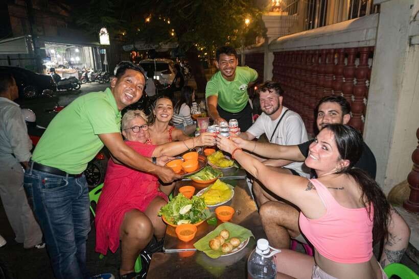Phnom Penh Night Foodie Vespa Tour / Tuk Tuk Available - Key points at a glance