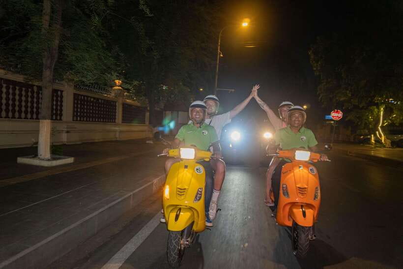 Phnom Penh Night Foodie Vespa Tour / Tuk Tuk Available - The guides make the difference