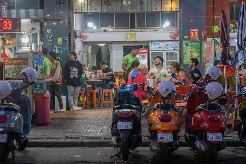 Phnom Penh Night Foodie Vespa Tour / Tuk Tuk Available - Phnom Penh Night Market after sunset