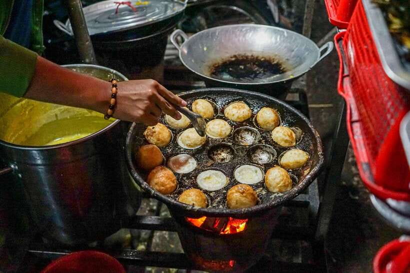Phnom Penh Night Foodie Vespa Tour / Tuk Tuk Available - The final beer at Bassac Lane