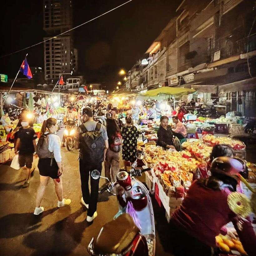 Phnom Penh's Ultimate Street Food Tour by Tuk Tuk - Why this Phnom Penh food tour works best at night