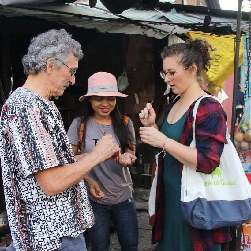 Phnom Penh's Ultimate Street Food Tour by Tuk Tuk - Botumvatey Pagoda: a short stop with local flavor
