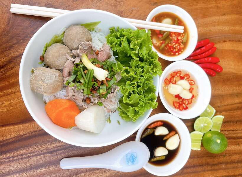 Phnom Penh: Street Art & Food Tour by Tuk-Tuk - What makes this four-hour outing worth your time