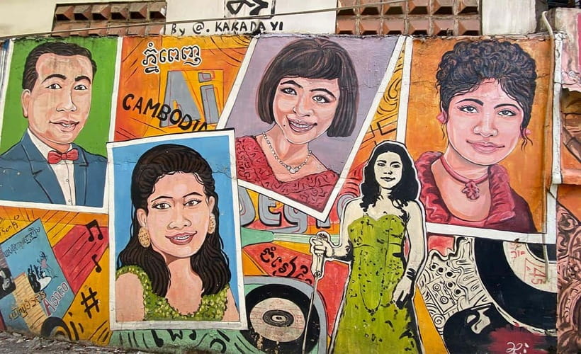 Phnom Penh: Street Art & Food Tour by Tuk-Tuk - Reading the market instead of just walking through it