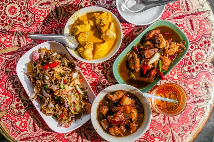 Phuket: Baba Tastes Food Tour with 15+ Tastings - Wok-fried mee hoon and Phuket-style noodles