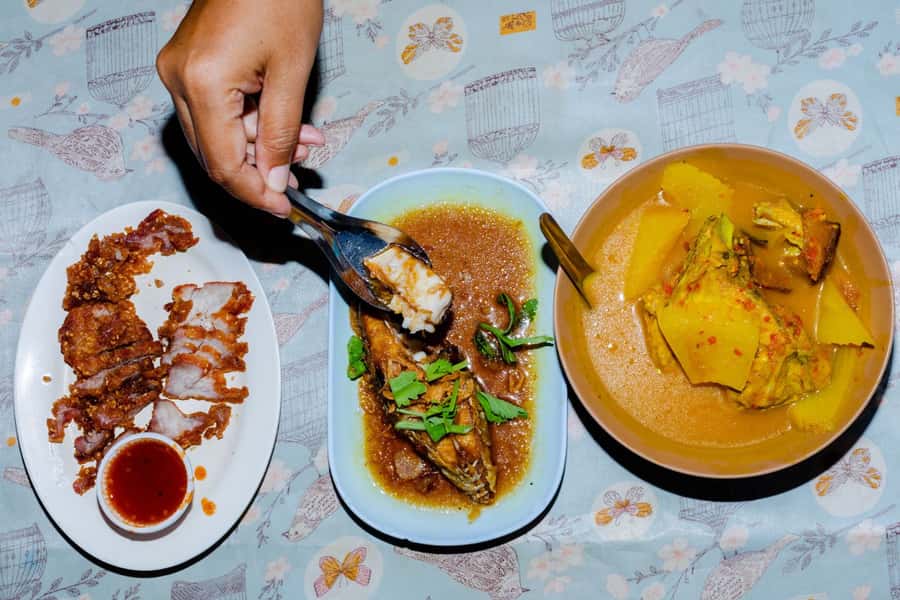 Phuket: Baba Tastes Food Tour with 15+ Tastings - Curry puffs, Southern curry, and family-run kitchens