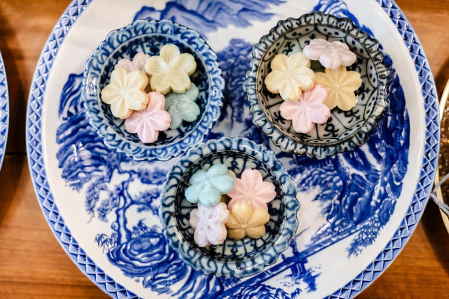 Phuket: Southern Flavours Food Tour with 15+ Tastings - The guides make or break the pace