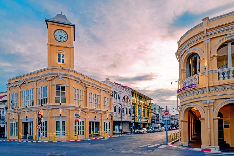 Phuket: Southern Thai Flavors Food Tastings Tour - Walking Street and the final market meal