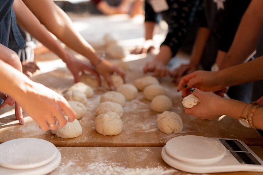 Polignano a Mare: Apulian Cooking Class with Food and Drinks - Timing, meeting point, and accessibility