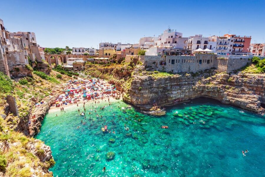 Polignano a Mare: Street Food Tour with Tastings and Wine - Focaccia Barese and the Taste of Puglia