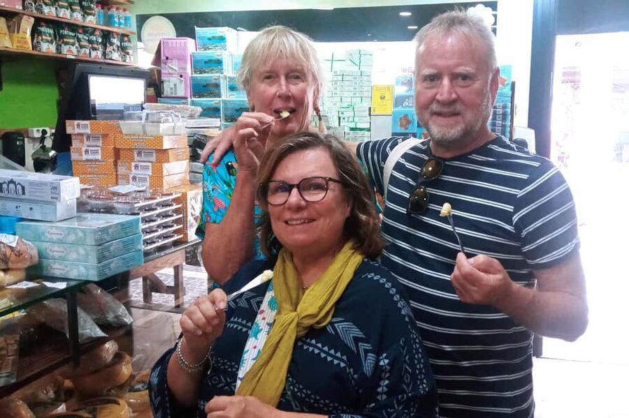 Ponta Delgada: Fat Dolphin Food Tours - A food walk with a proper meal at the end