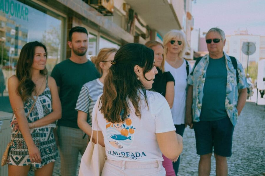 Portimão: Guided Local Food Tour - From bakery bites to café discoveries